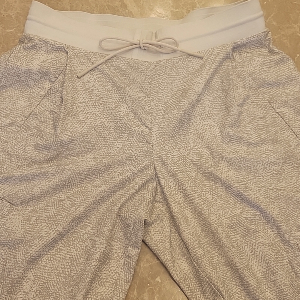 Athleta Khaki & Cream Print Drawstring Waist Jogger Pants, Sz 6